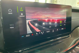 Valkoinen Skoda OCTAVIA 2021 kuva 20.