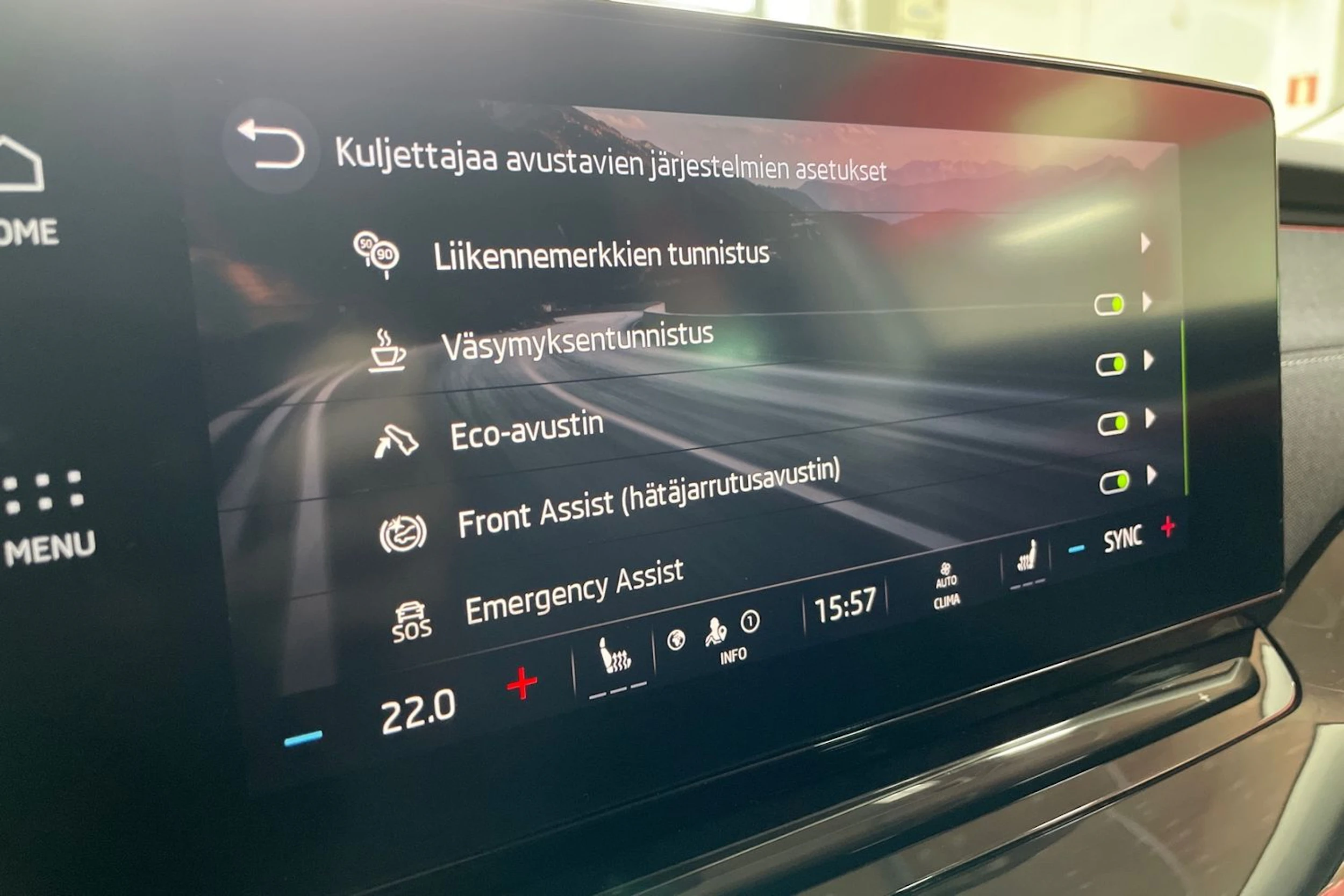 Valkoinen Skoda OCTAVIA 2021 kuva 22.