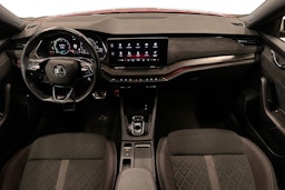 punainen Skoda Octavia 2021 kuva 9.
