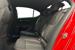 punainen Skoda Octavia 2021 kuva 10.