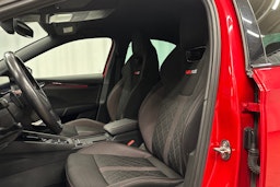 punainen Skoda Octavia 2021 kuva 17.