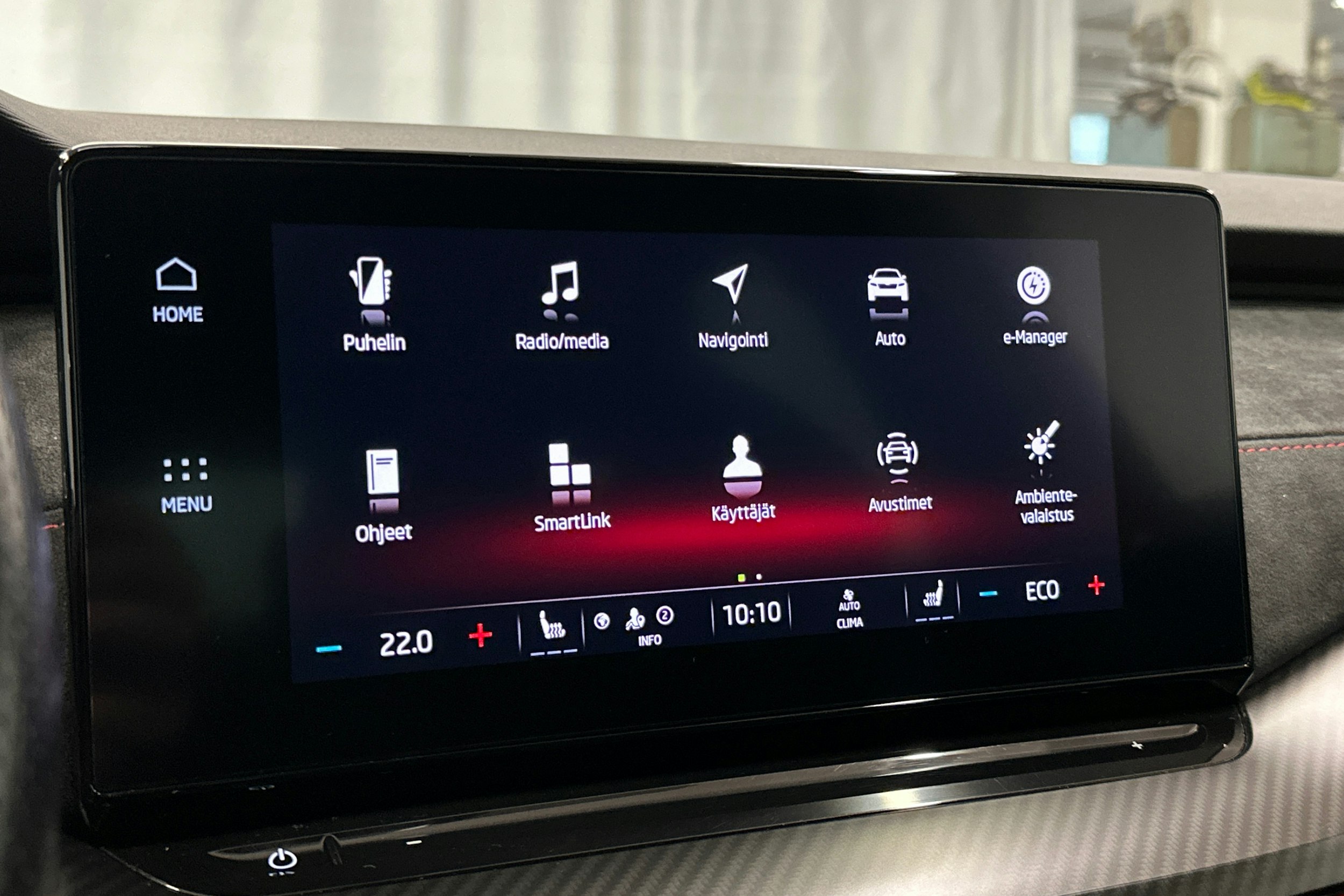 punainen Skoda Octavia 2021 kuva 22.