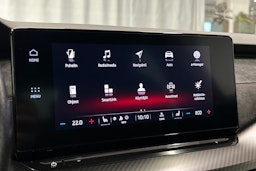 punainen Skoda Octavia 2021 kuva 22.