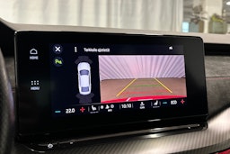 punainen Skoda Octavia 2021 kuva 23.