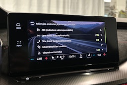 punainen Skoda Octavia 2021 kuva 25.