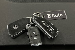 punainen Skoda Octavia 2021 kuva 28.