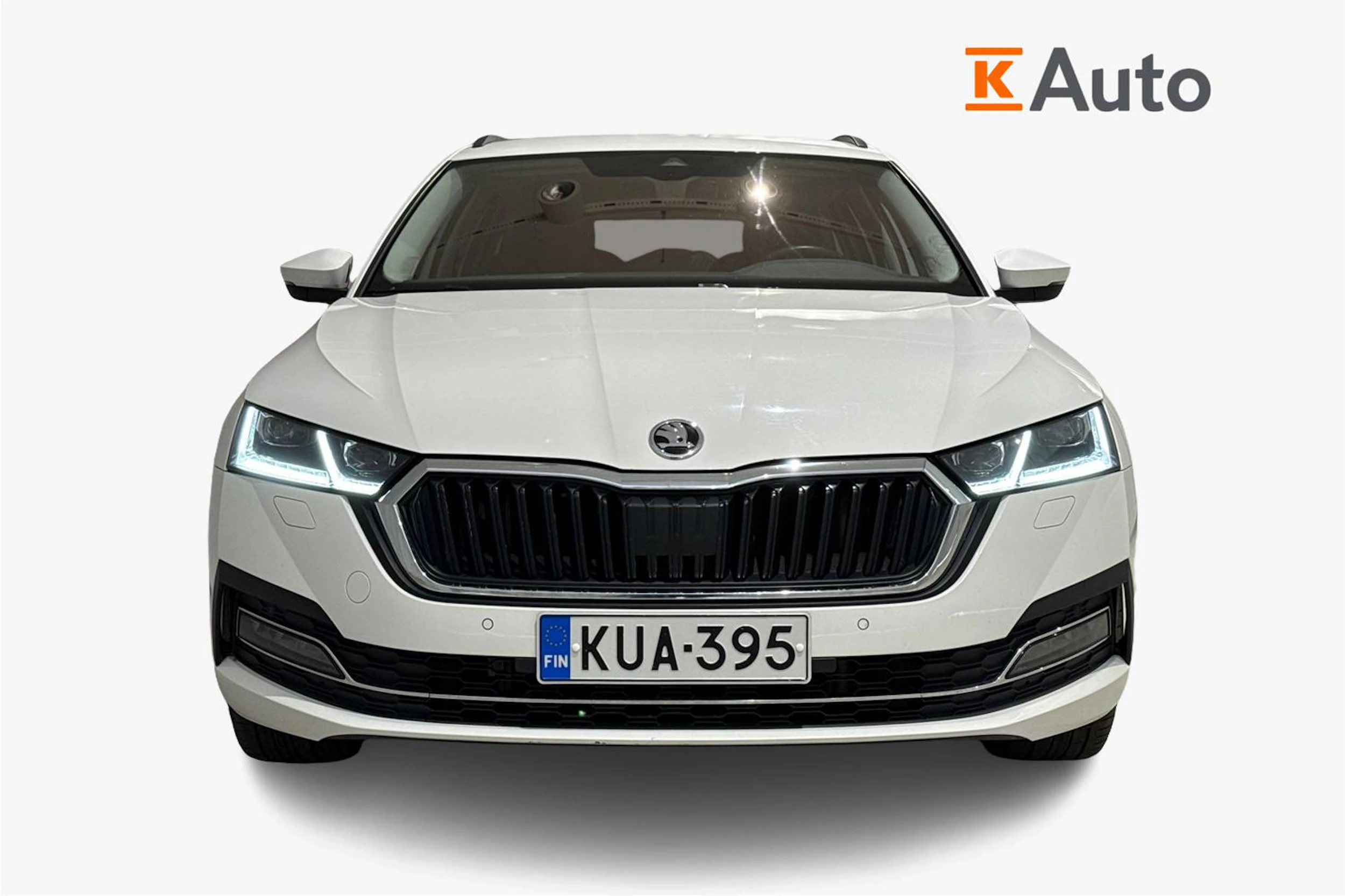 valkoinen Skoda Octavia 2021 kuva 4.