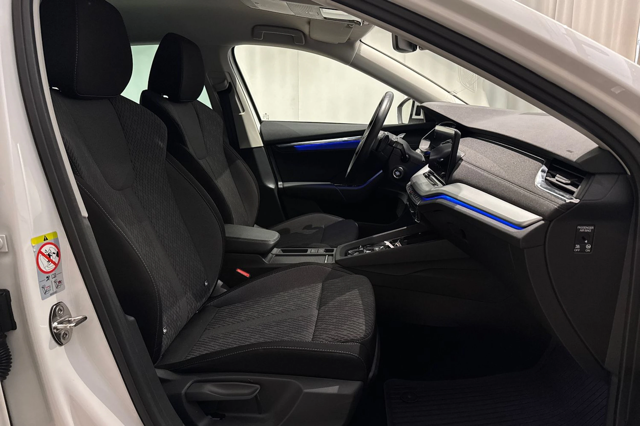 valkoinen Skoda Octavia 2021 kuva 15.