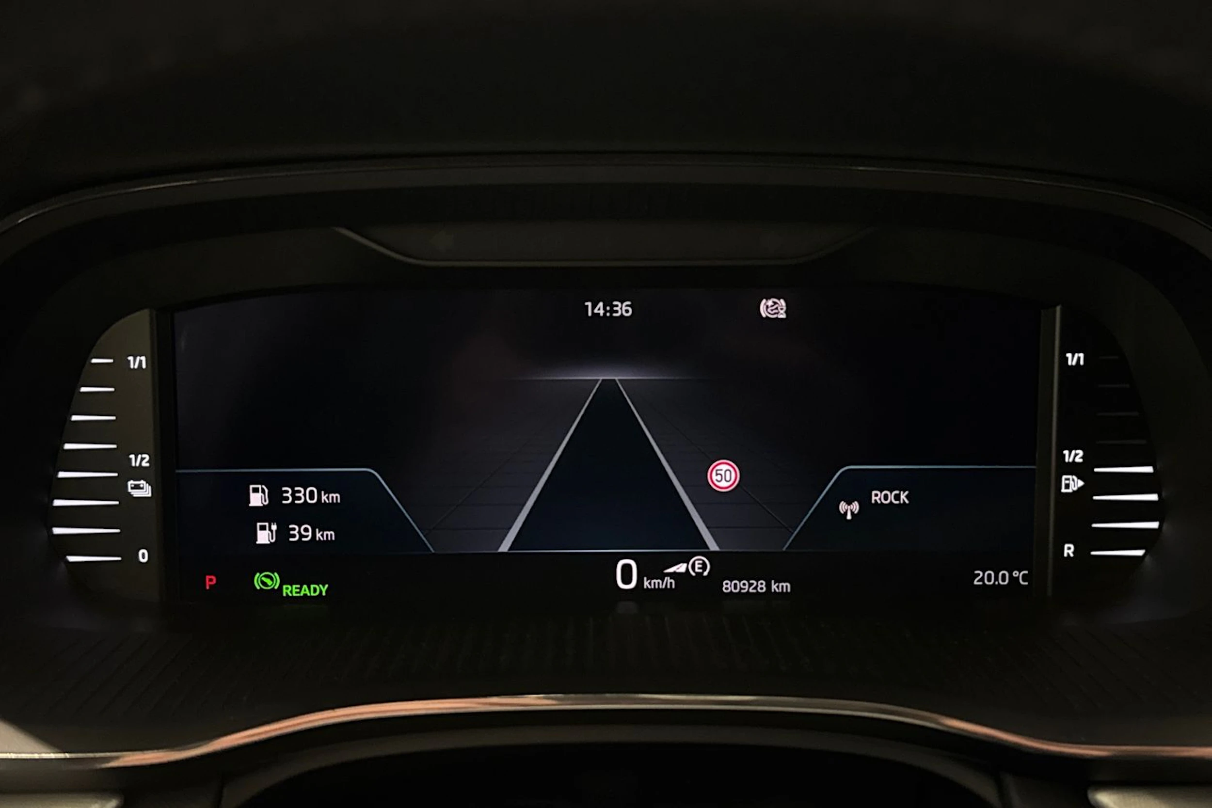 valkoinen Skoda Octavia 2021 kuva 18.