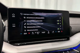 valkoinen Skoda Octavia 2021 kuva 24.