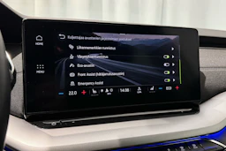 valkoinen Skoda Octavia 2021 kuva 25.