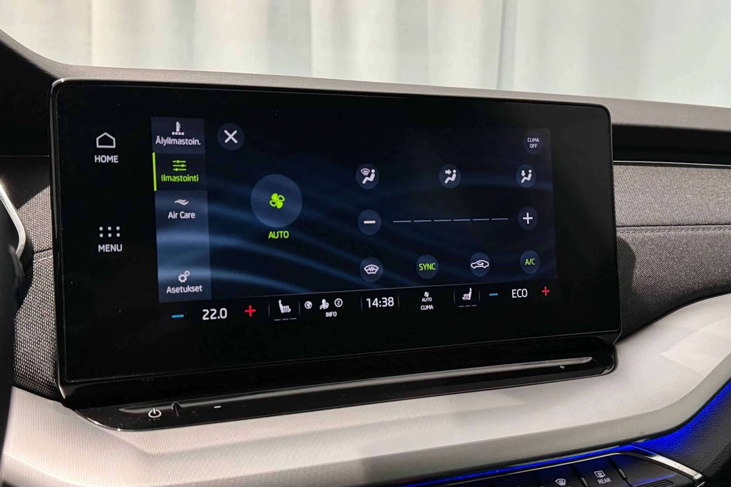 valkoinen Skoda Octavia 2021 kuva 26.