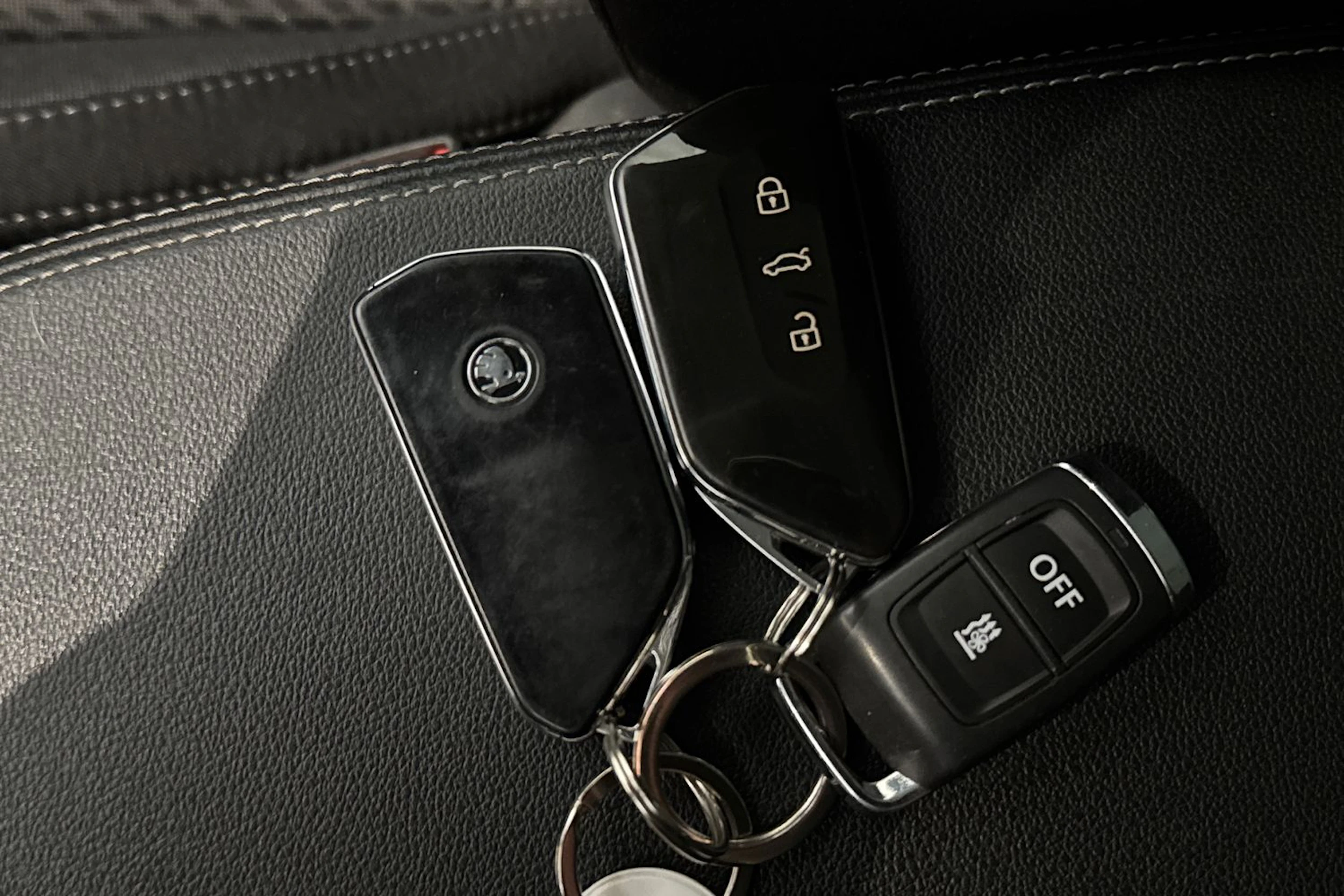 valkoinen Skoda Octavia 2021 kuva 30.