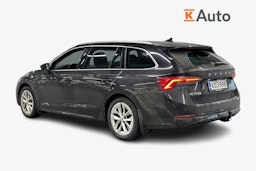 musta Skoda Octavia 2021 kuva 2.