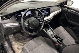 musta Skoda Octavia 2021 kuva 3.