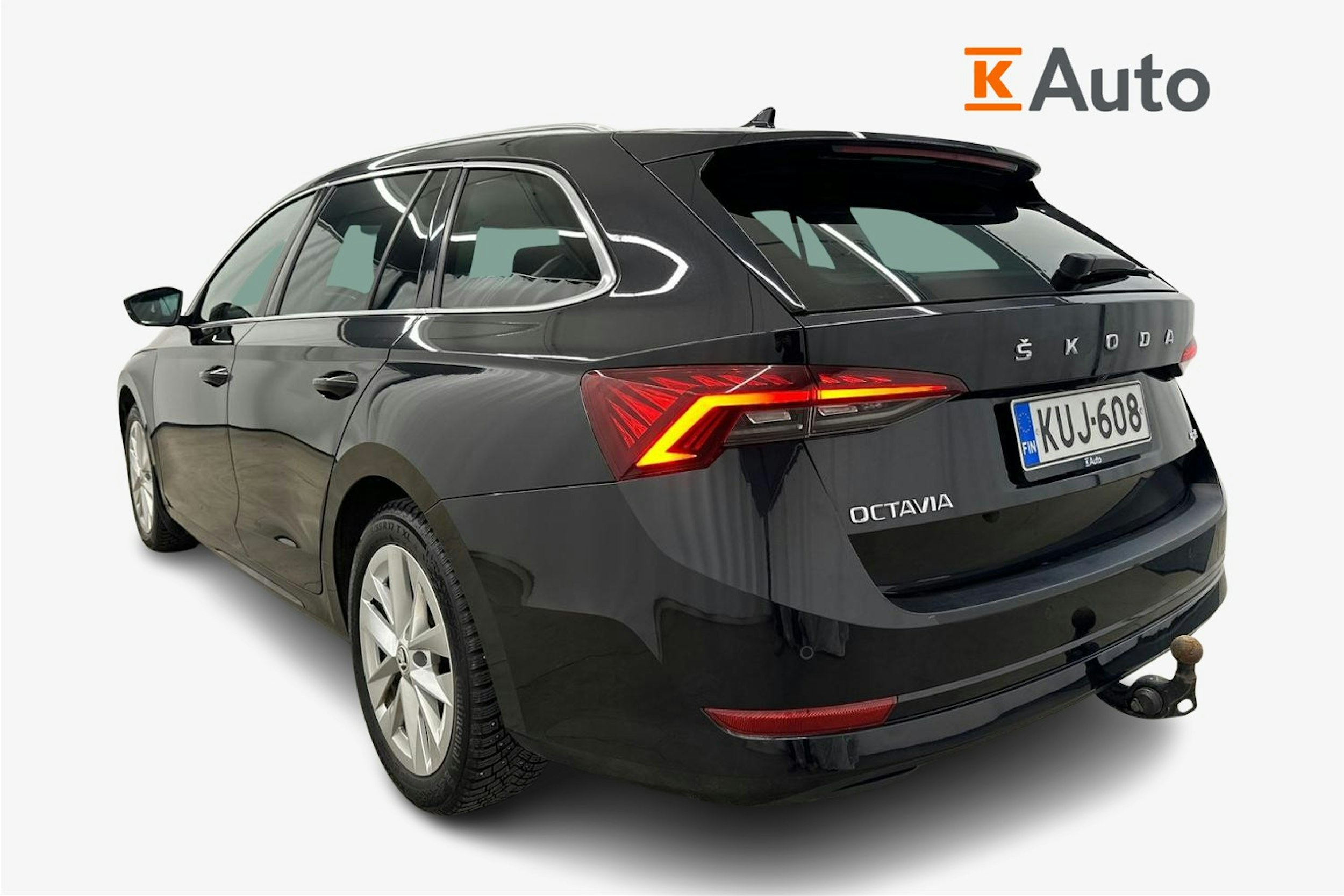 Musta Skoda OCTAVIA 2021 kuva 2.