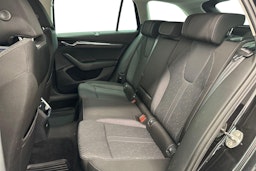 Musta Skoda OCTAVIA 2021 kuva 10.