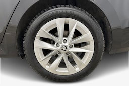 Musta Skoda OCTAVIA 2021 kuva 11.