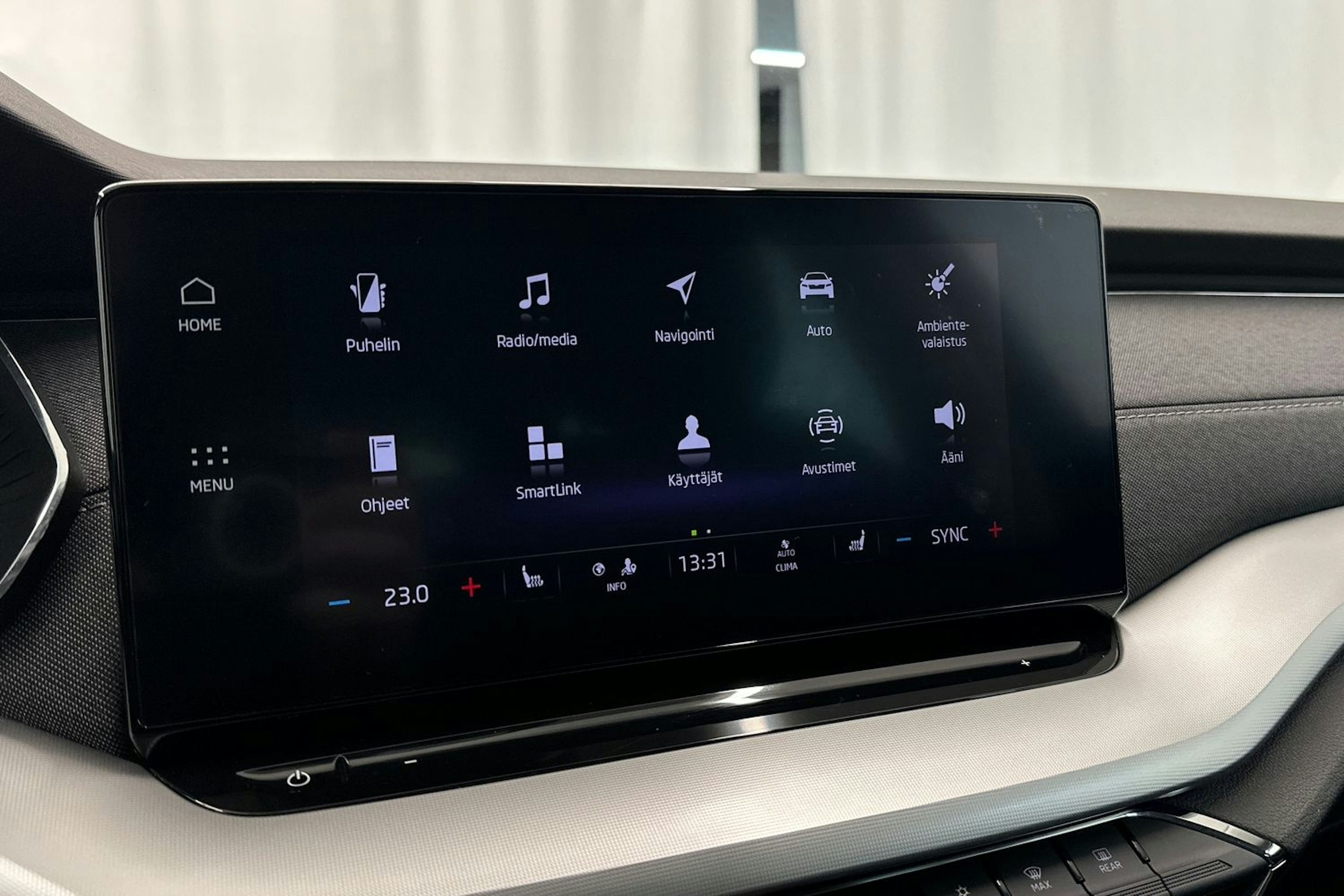 Musta Skoda OCTAVIA 2021 kuva 17.