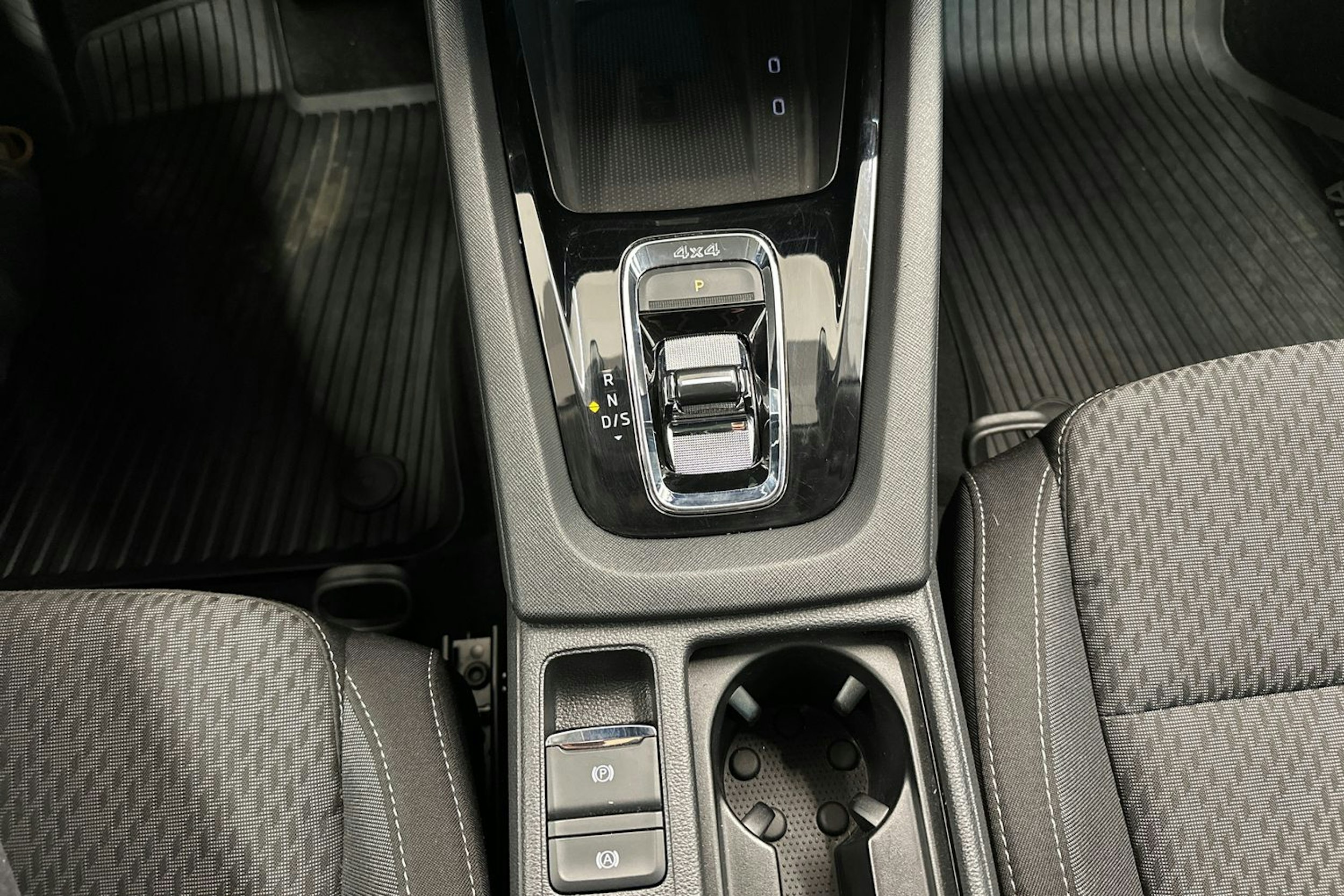 Musta Skoda OCTAVIA 2021 kuva 27.