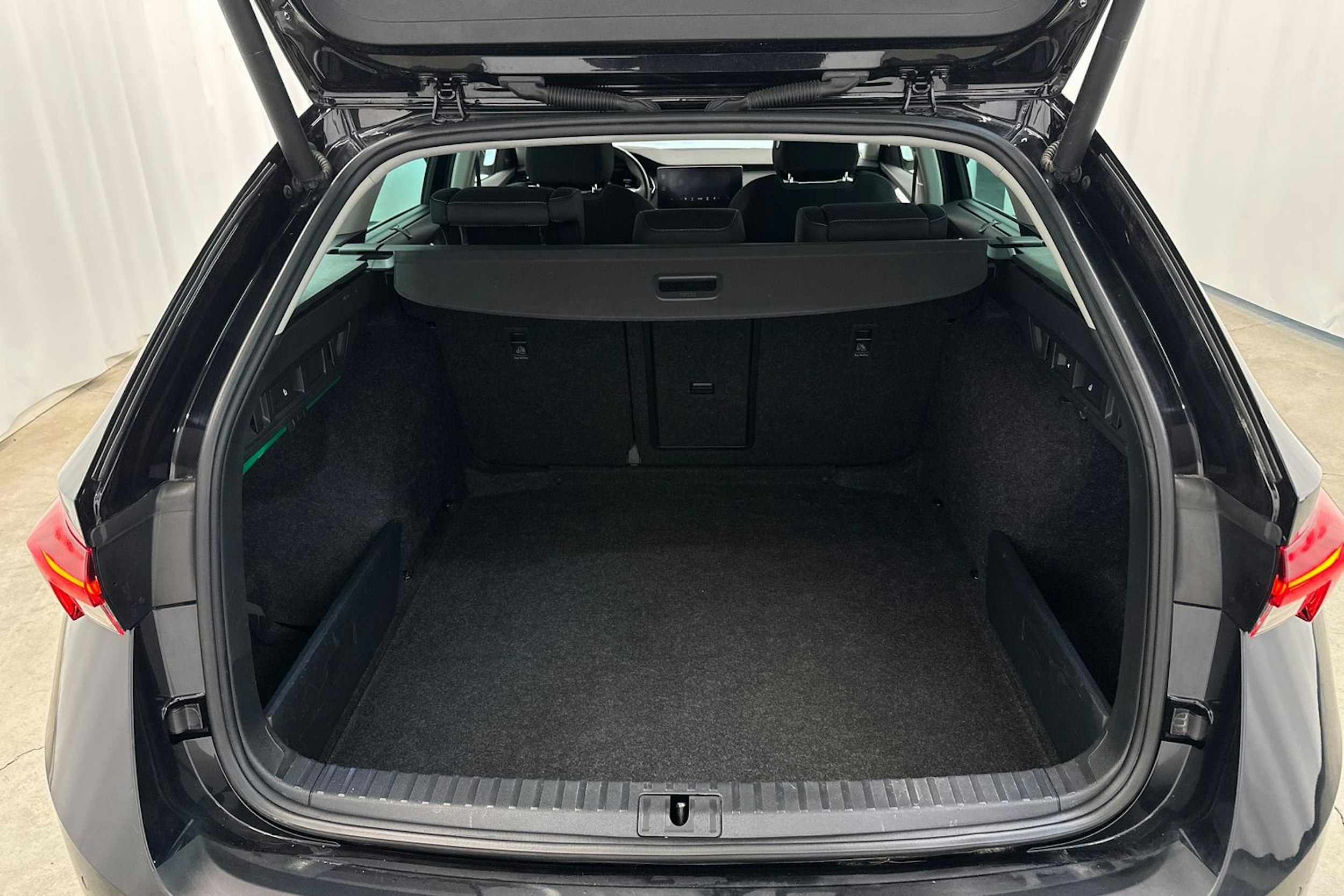 Musta Skoda OCTAVIA 2021 kuva 29.