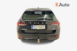 musta Skoda Octavia 2021 kuva 4.