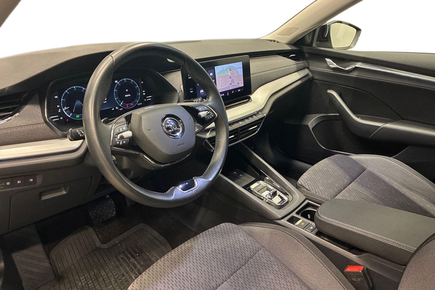 Skoda Octavia 2021, photo 6/33