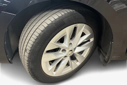 musta Skoda Octavia 2021 kuva 12.