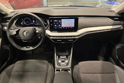 musta Skoda Octavia 2021 kuva 15.