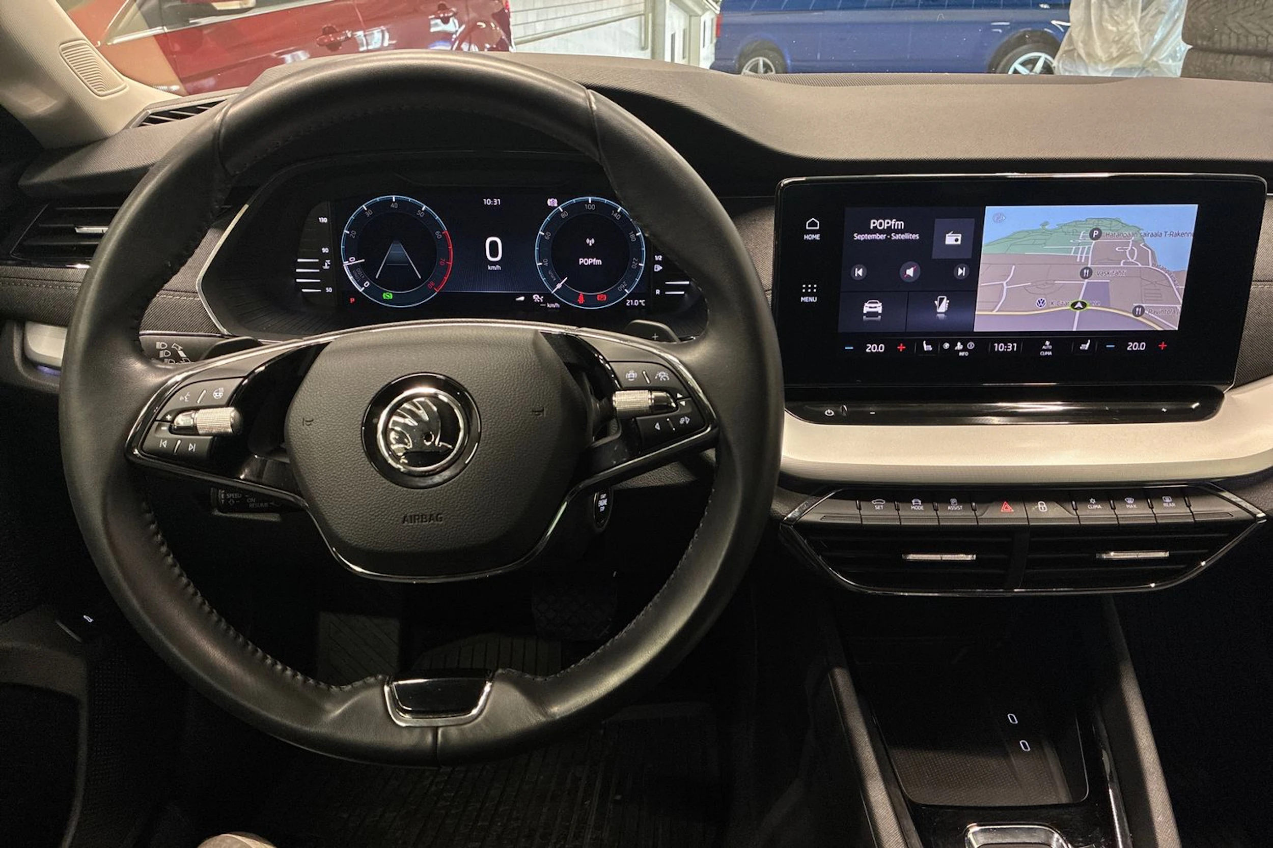 musta Skoda Octavia 2021 kuva 16.