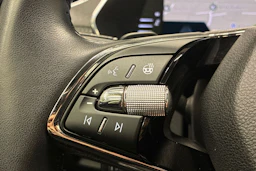 musta Skoda Octavia 2021 kuva 19.