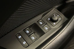 musta Skoda Octavia 2021 kuva 23.