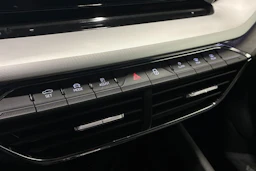 musta Skoda Octavia 2021 kuva 25.