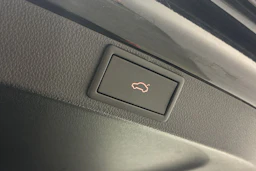 musta Skoda Octavia 2021 kuva 32.