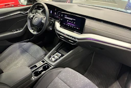 musta Skoda Octavia 2021 kuva 35.