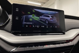 valkoinen Skoda Octavia 2021 kuva 21.