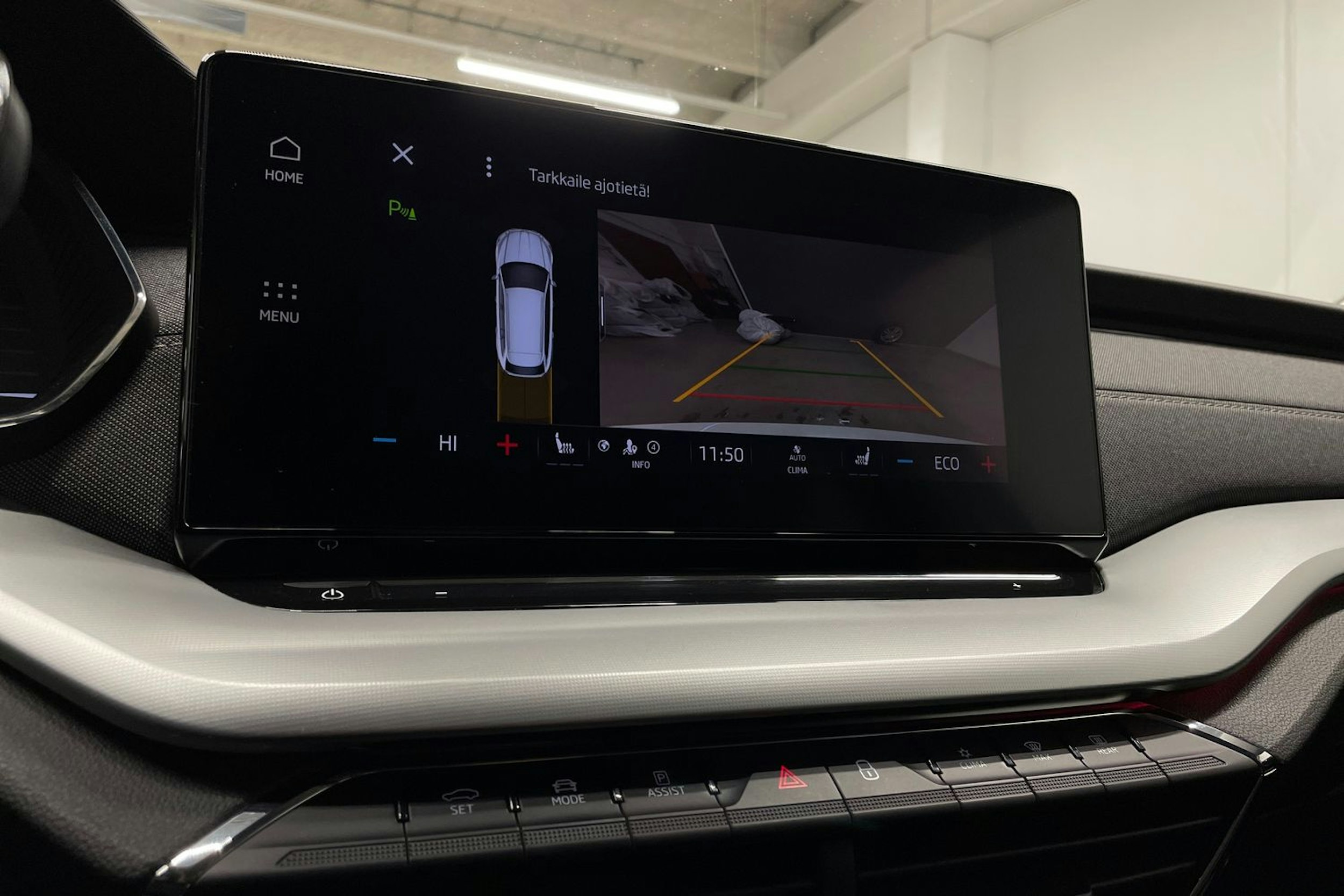 valkoinen Skoda Octavia 2021 kuva 22.