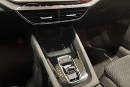 valkoinen Skoda Octavia 2021 kuva 23.