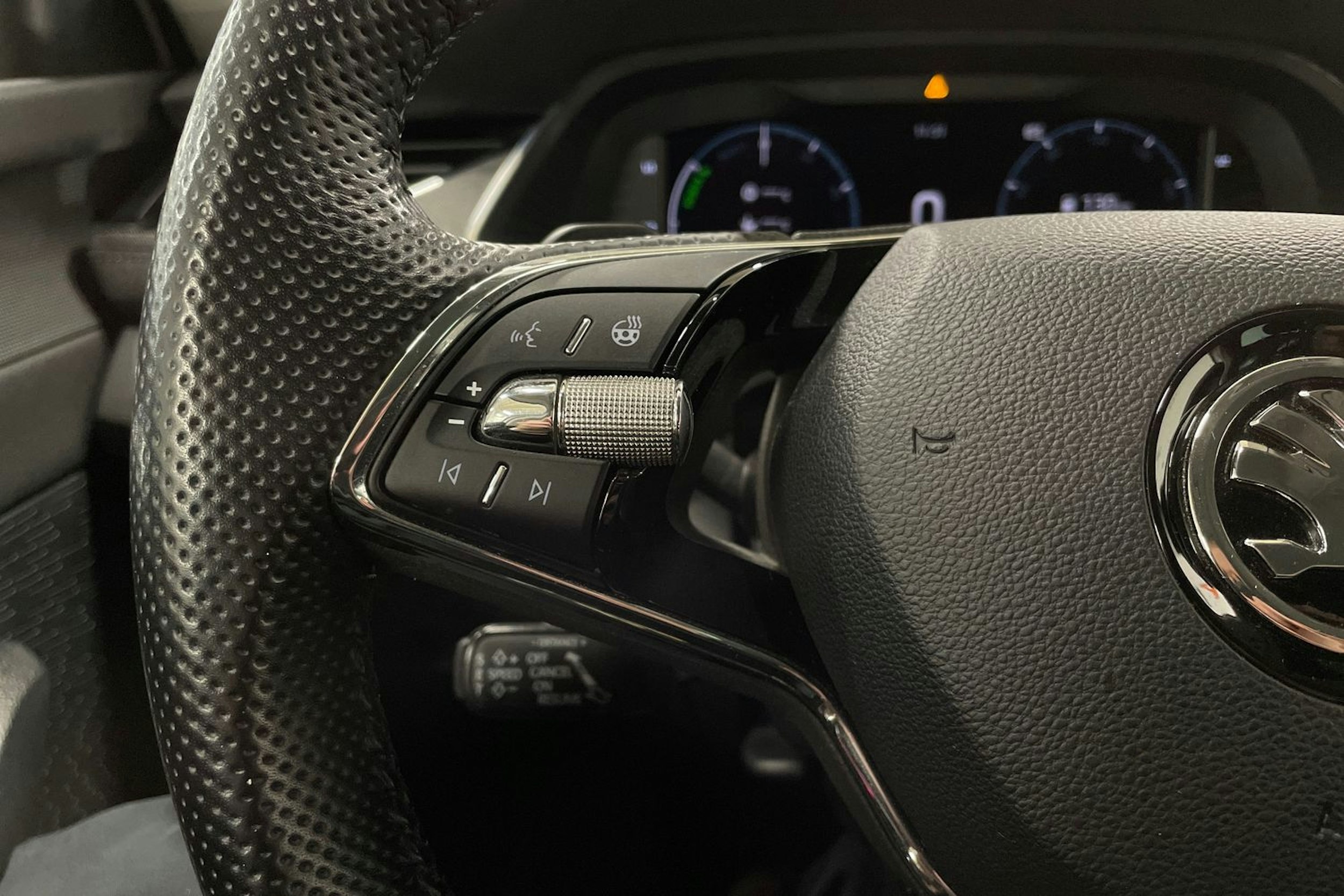 valkoinen Skoda Octavia 2021 kuva 25.