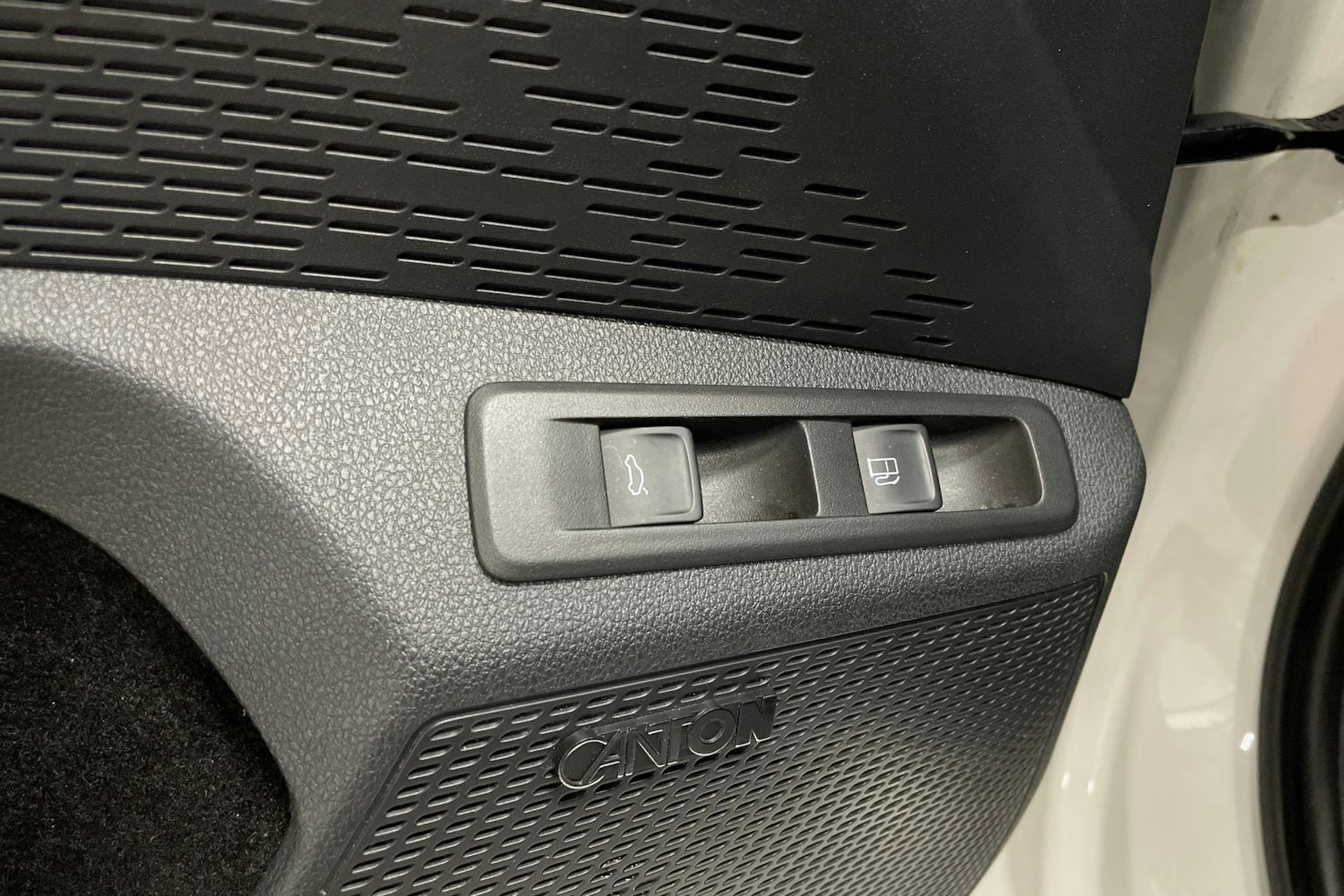 valkoinen Skoda Octavia 2021 kuva 27.