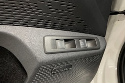 valkoinen Skoda Octavia 2021 kuva 27.