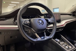 valkoinen Skoda Octavia 2021 kuva 28.