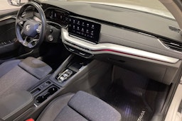 valkoinen Skoda Octavia 2021 kuva 30.