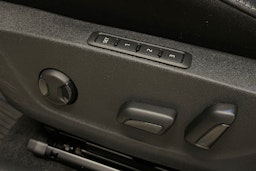 punainen Skoda Octavia 2021 kuva 15.