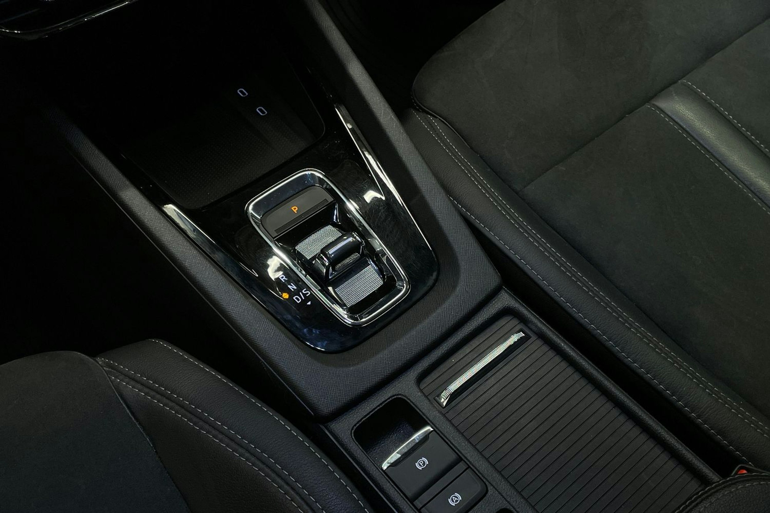 punainen Skoda Octavia 2021 kuva 21.