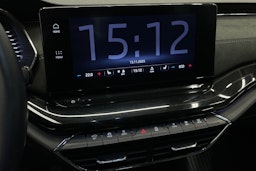 punainen Skoda Octavia 2021 kuva 22.