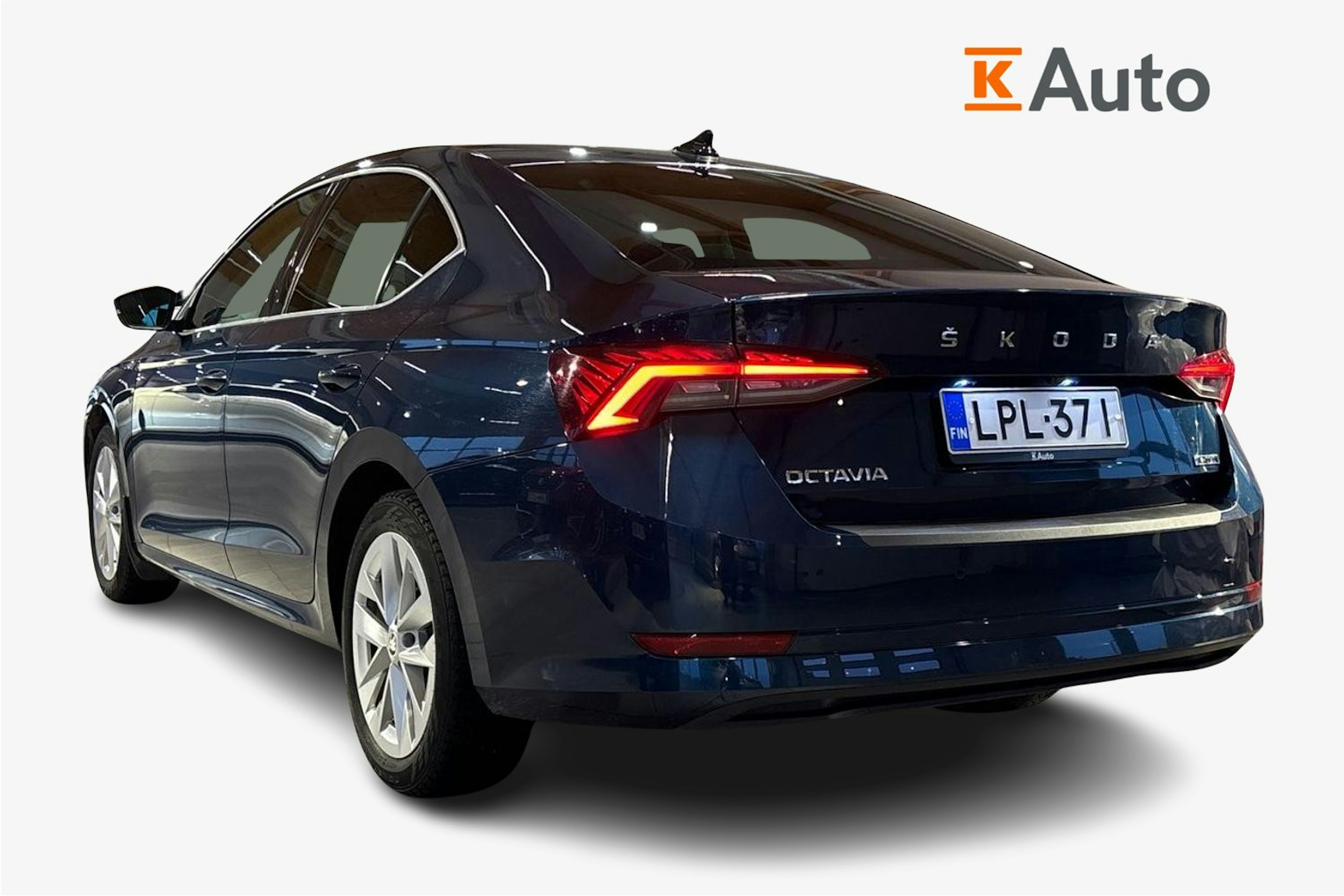 Sininen Skoda OCTAVIA 2021 kuva 2.