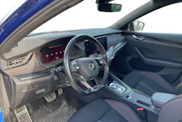sininen Skoda Octavia 2021 kuva 3.