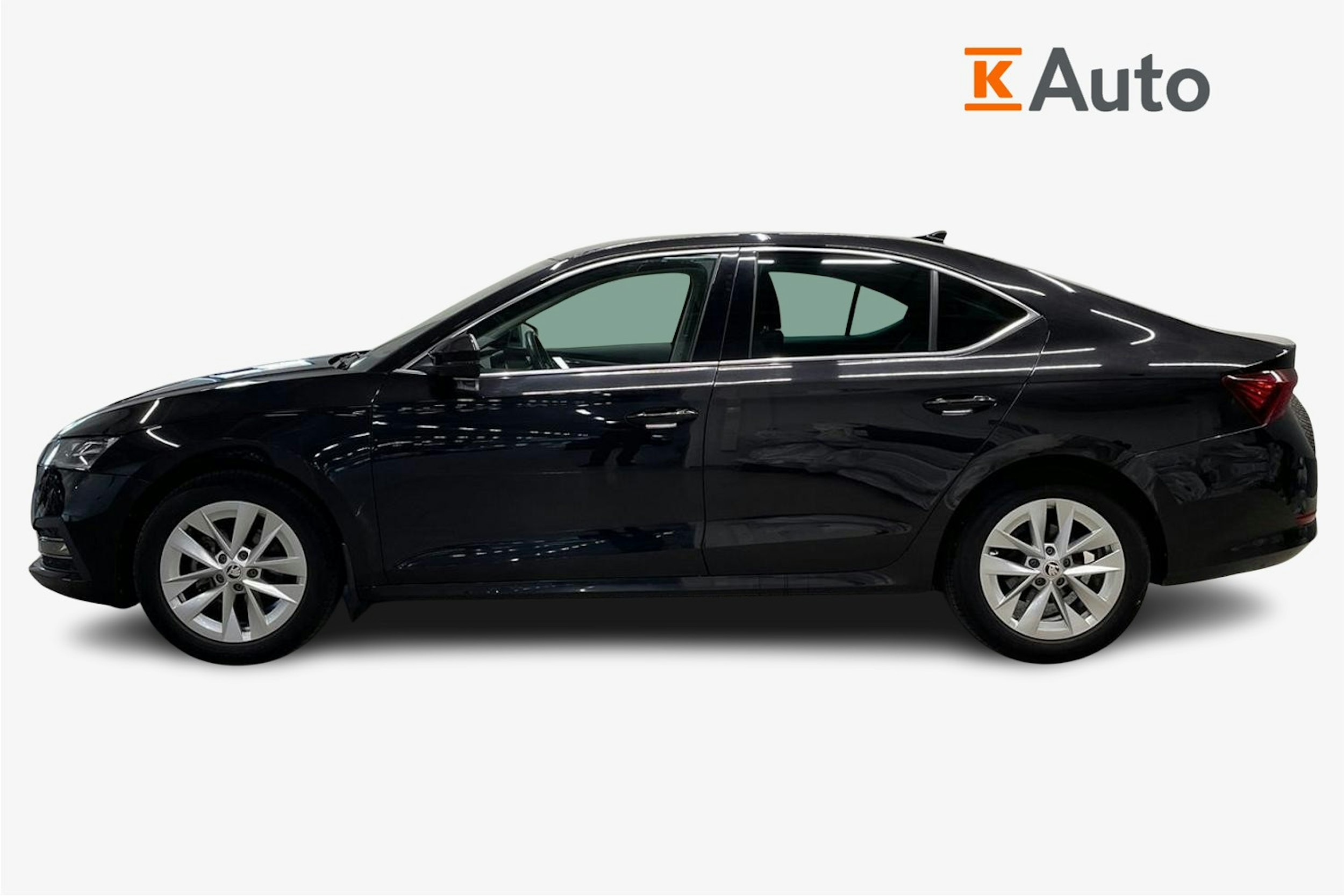 musta Skoda Octavia 2021 kuva 6.