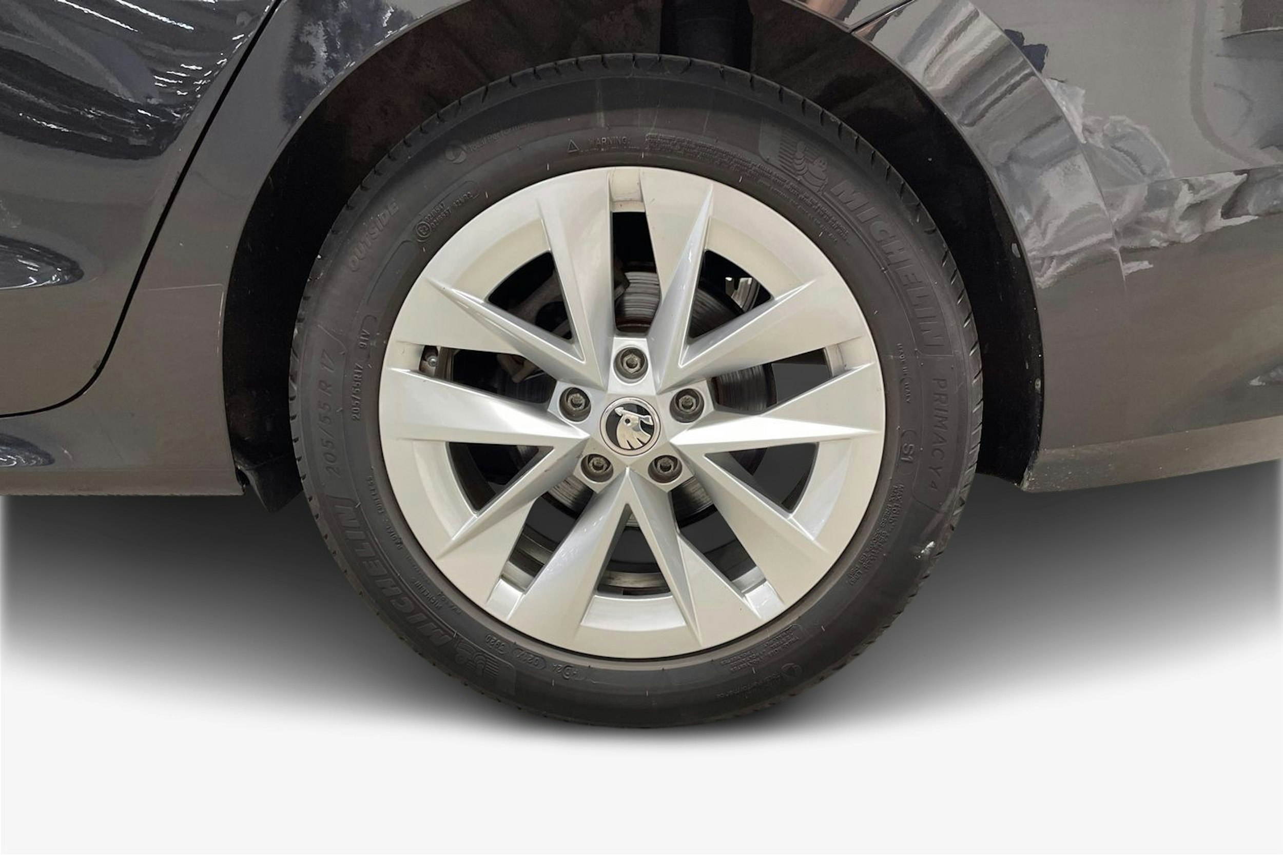 musta Skoda Octavia 2021 kuva 11.
